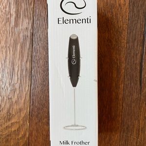 ELEMENTI MILK FROTHER